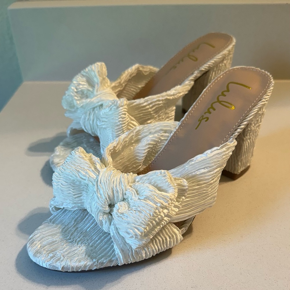 Lulus white ruffled bow heels